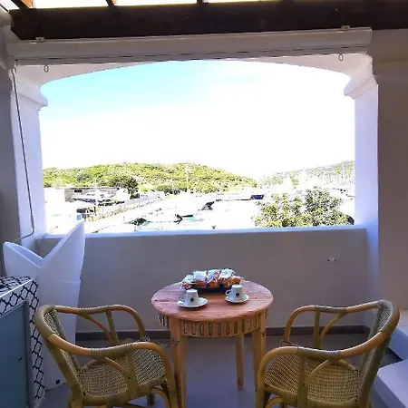 Oda ve Kahvaltı Relais Du Port