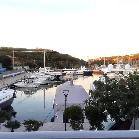 Relais Du Port 4*