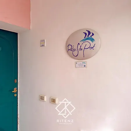 Relais Du Port Bed and breakfast 4*